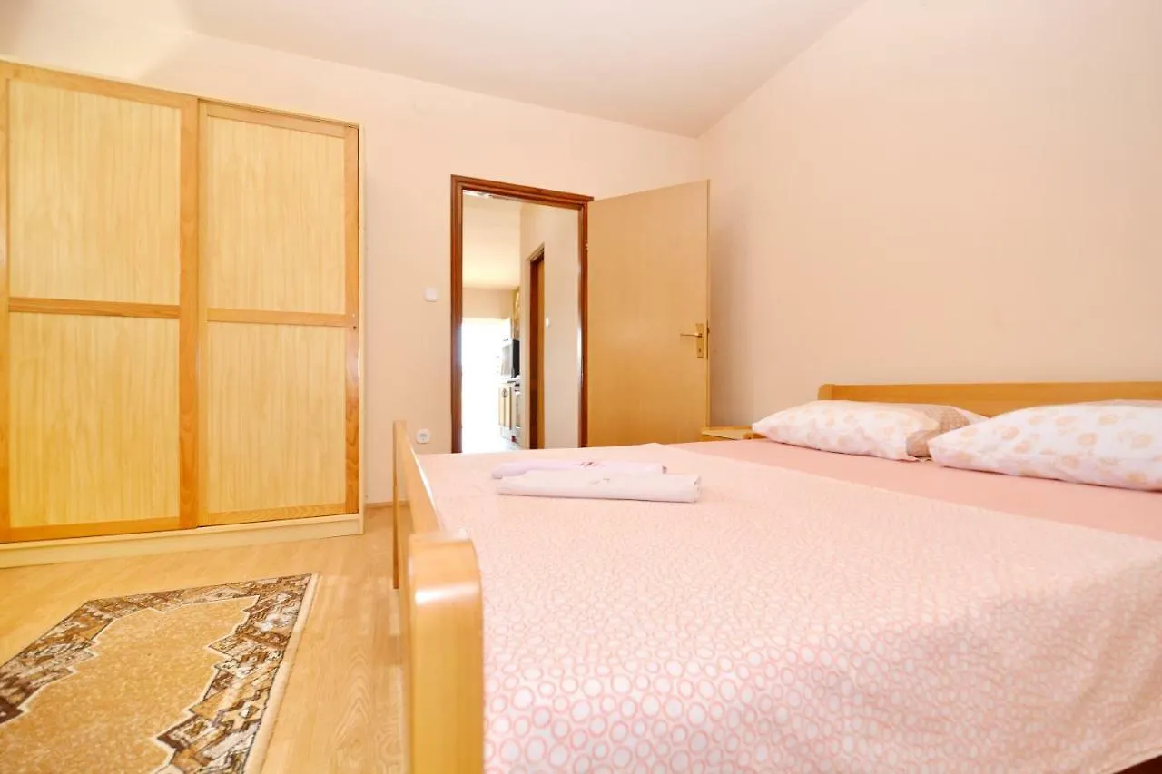 Apartments Stefi Vir