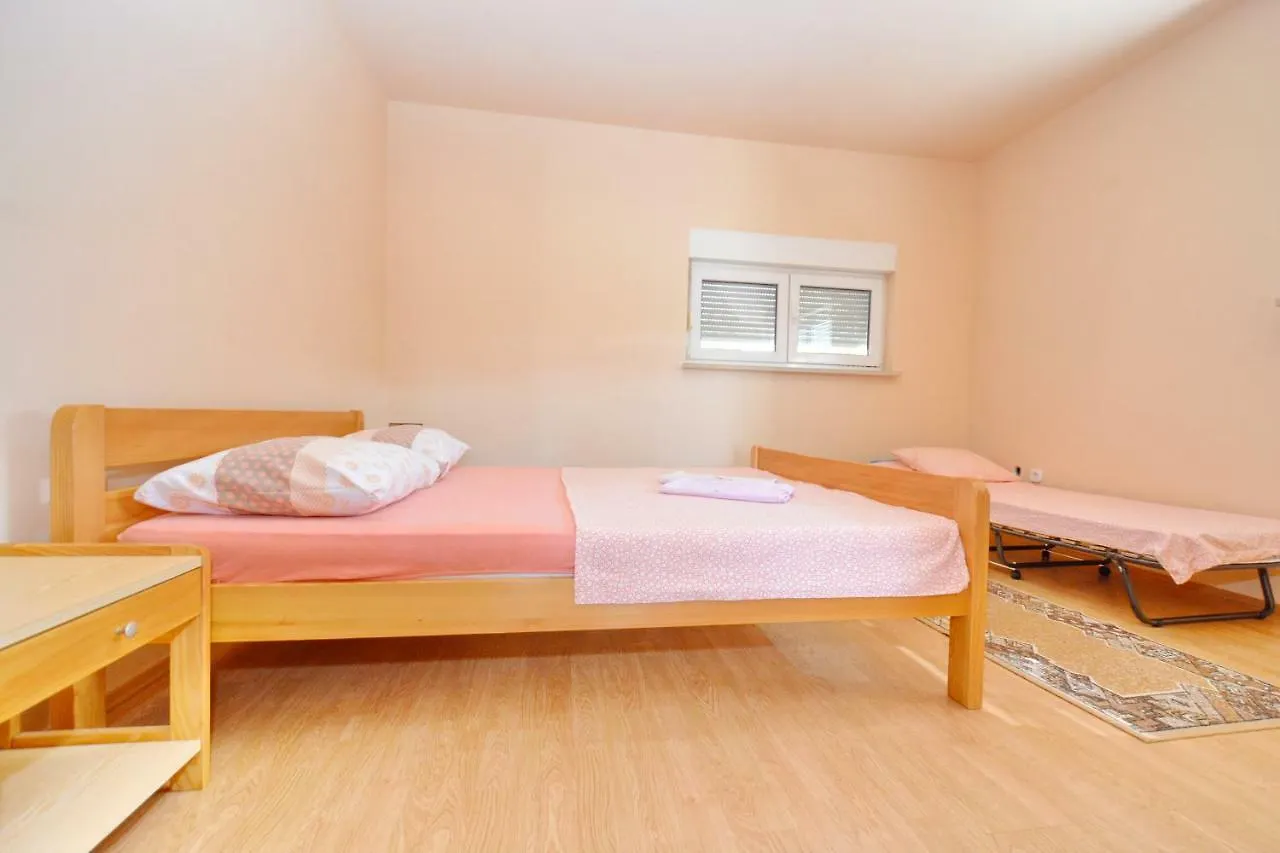 Apartments Stefi 비르